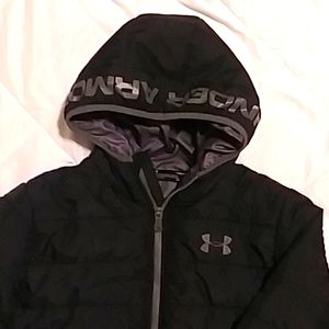 KIDS YOUTH MEDIUM BLACK UNDER ARMOUR puffy coat